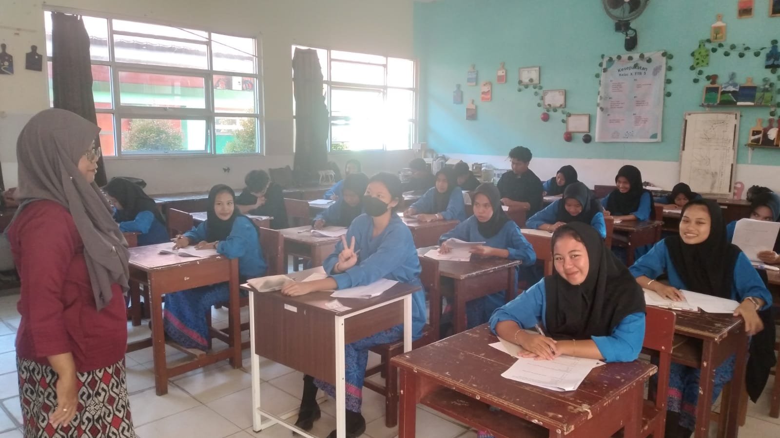 Siswa Kelas XII SMKN 3 Tanjungpandan Ikuti Ujian Sumatif 2024