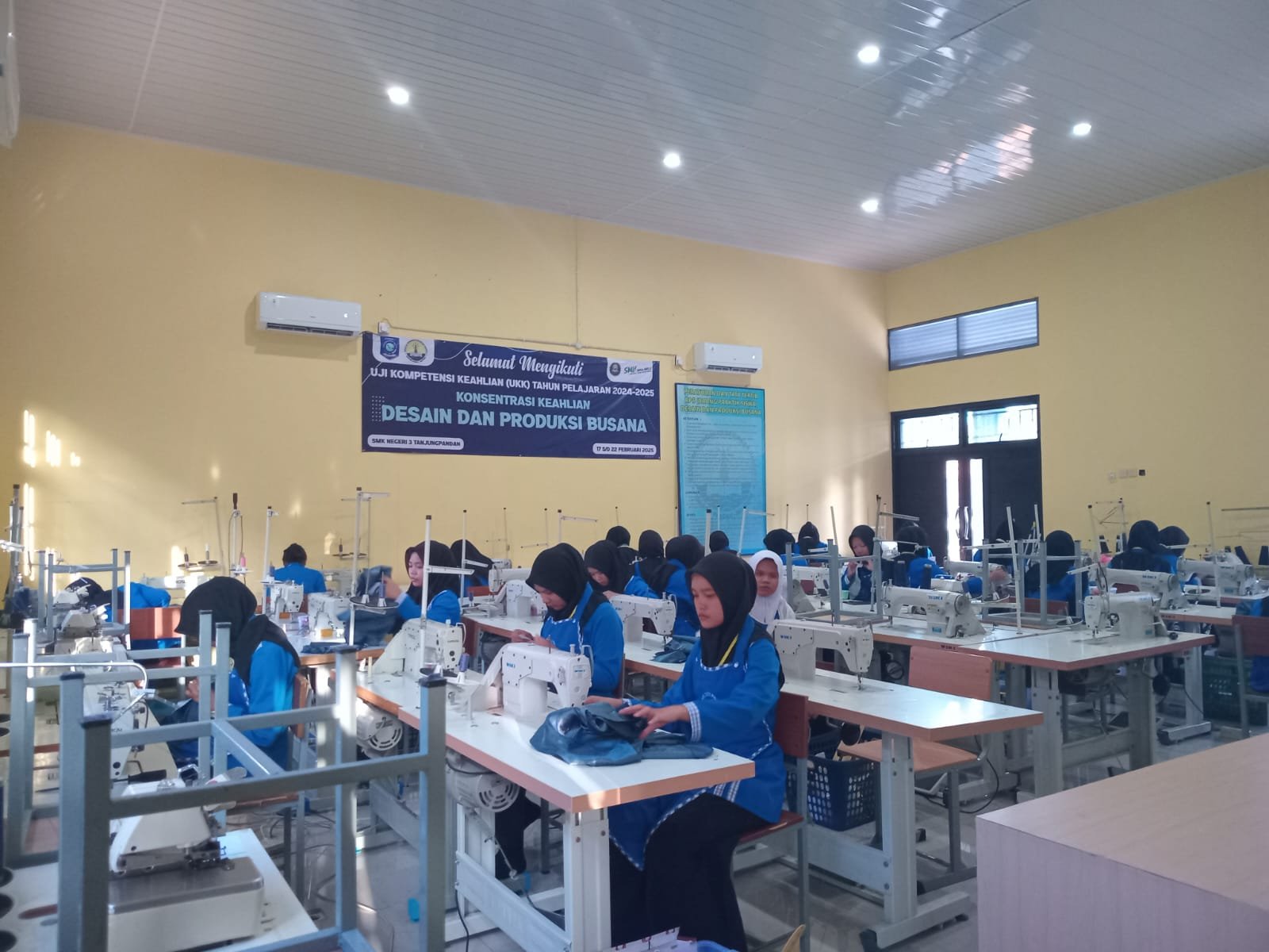 desain-dan-produksi-busana-smkn3-belitung desain-dan-produksi-busana-smkn3-belitung